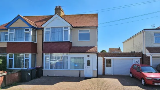 Queensbridge Drive, Herne Bay, CT6 8HD